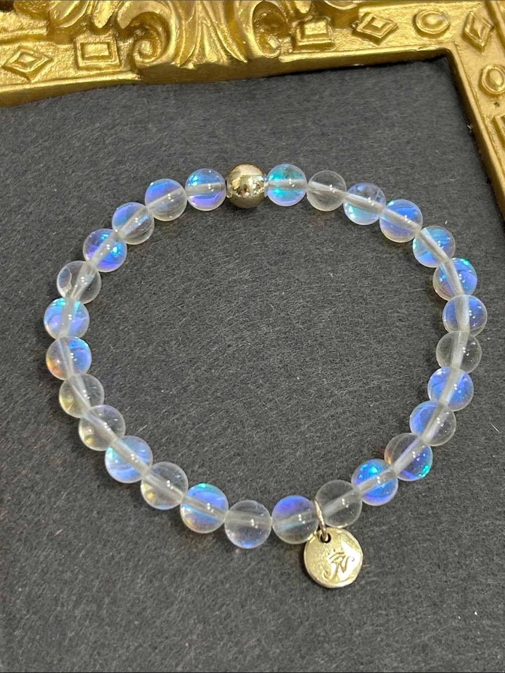 Nogu Opalescent Mermaid Glass Bead Stretch Bracelet with 925 Gold Charm